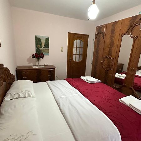 Hoxha House Hotel Krujë Eksteriør billede
