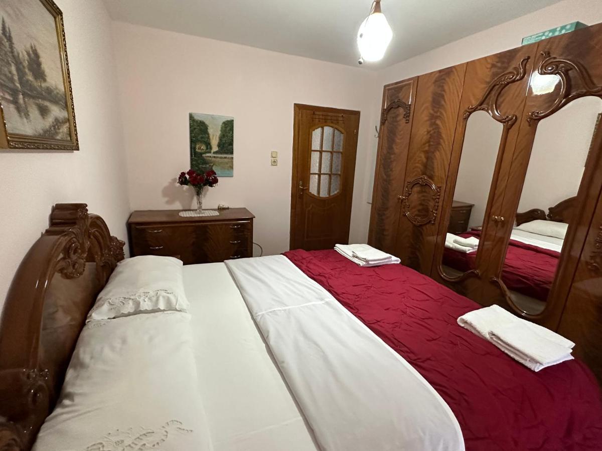 Hoxha House Hotel Krujë Eksteriør billede