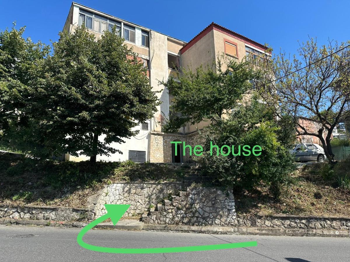 Hoxha House Hotel Krujë Eksteriør billede